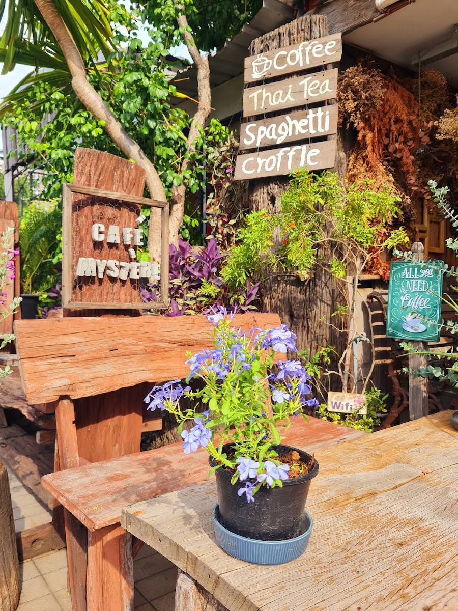 Café mystère คาเฟ่มิสแตร์ (ร้านกาแฟ)