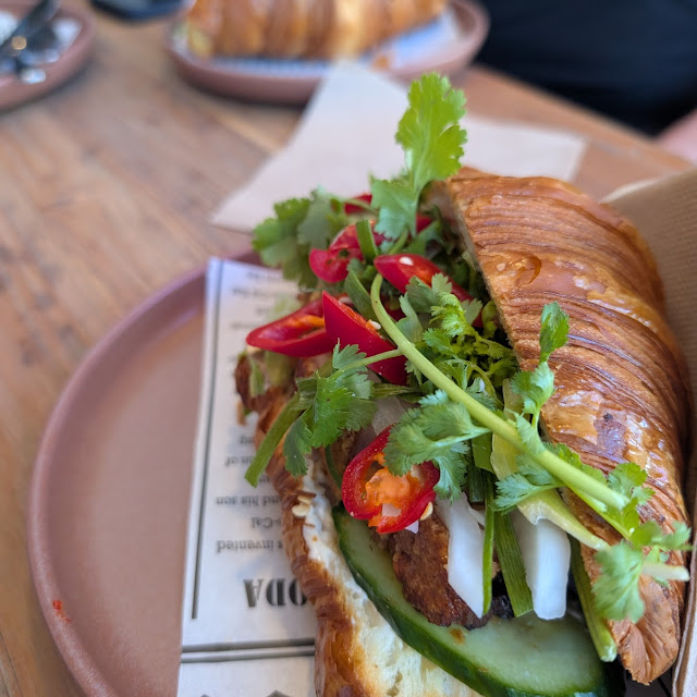 Banh MI Croissant