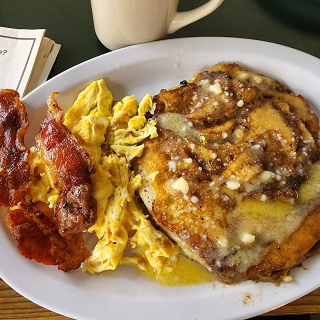 3 Griddlecakes with 3 Strips of Bacon