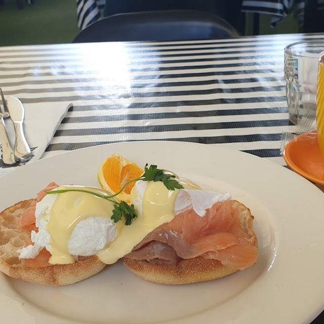 Eggs Benedict