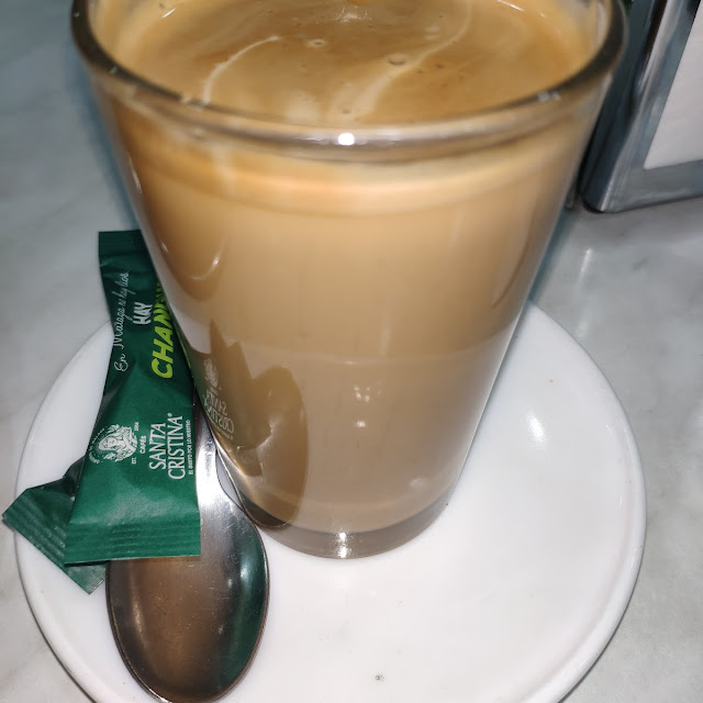 Café Con Leche Mitad