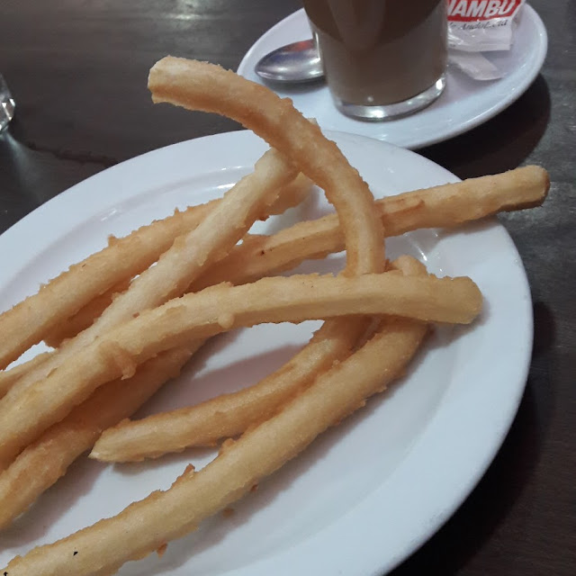 Churros Con Chocolate