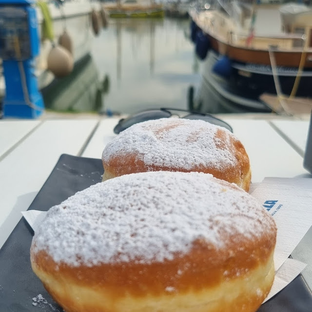 Bomboloni
