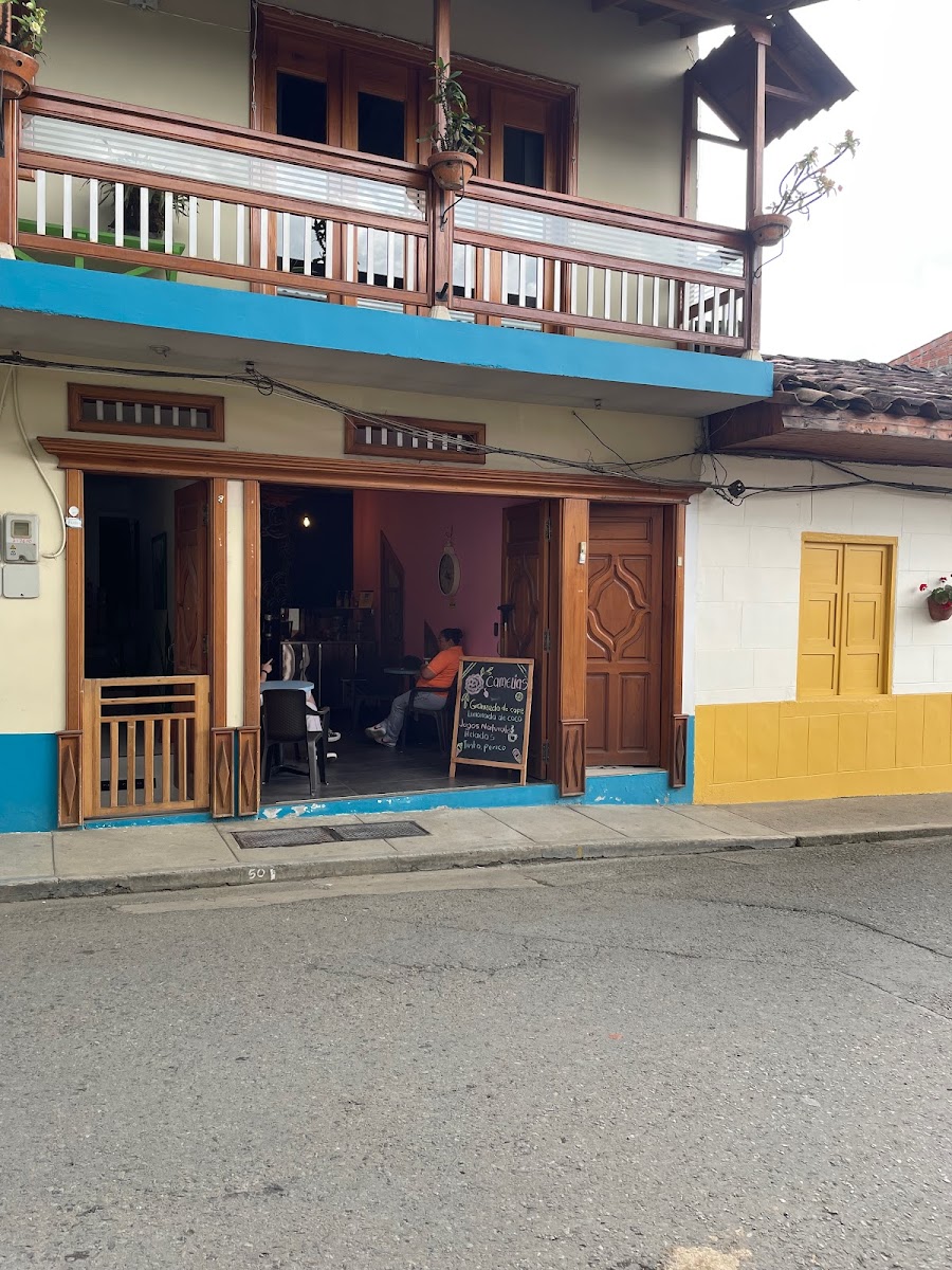 Camelias helados y café