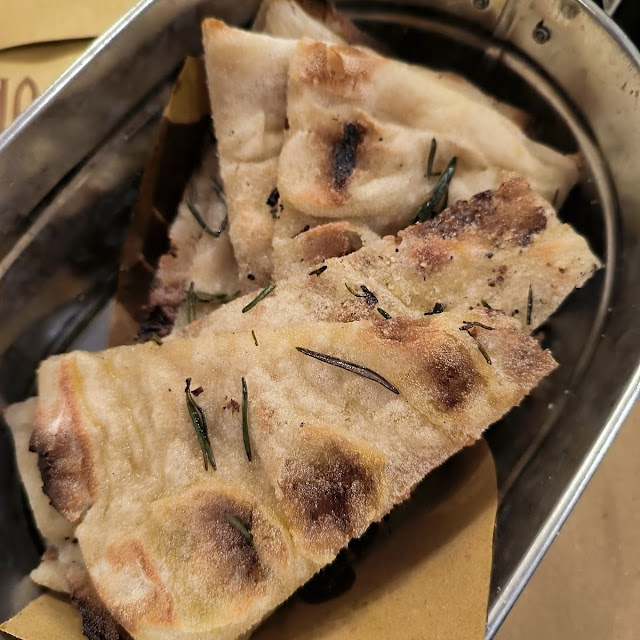 Focaccia Calda Olio C Rosmarino