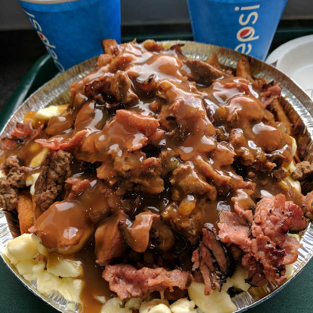 Moyenne Poutine Extra Boeuf Haché Et Smoked Meat
