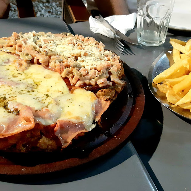 Mitad Napolitana Mitad Parisienne