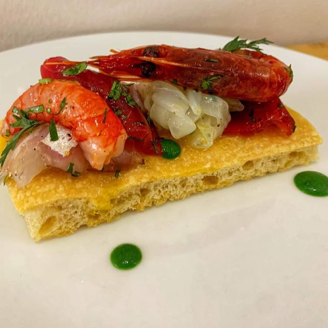 Focaccia Con Crudo Di Pesce E Gel Al Limone