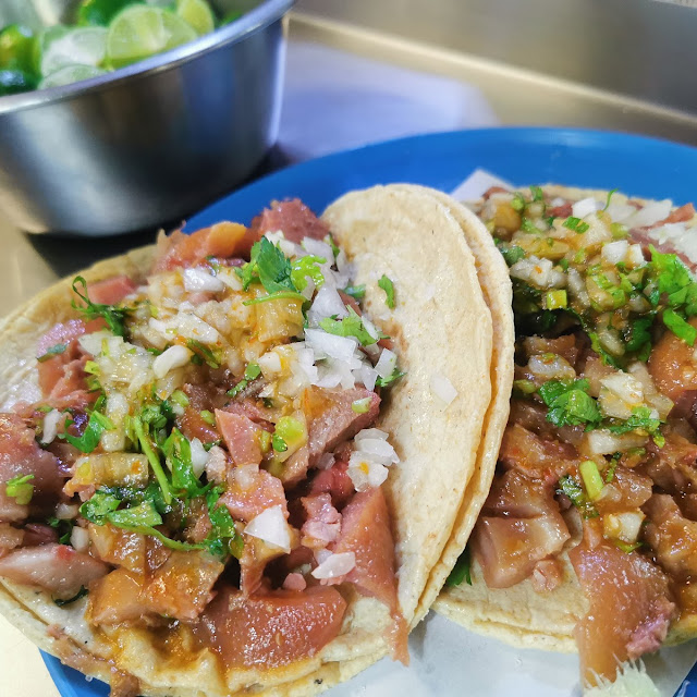 Tacos de Buche Con Trompa