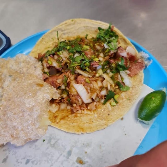 Taco de Costilla Con Chicharrón