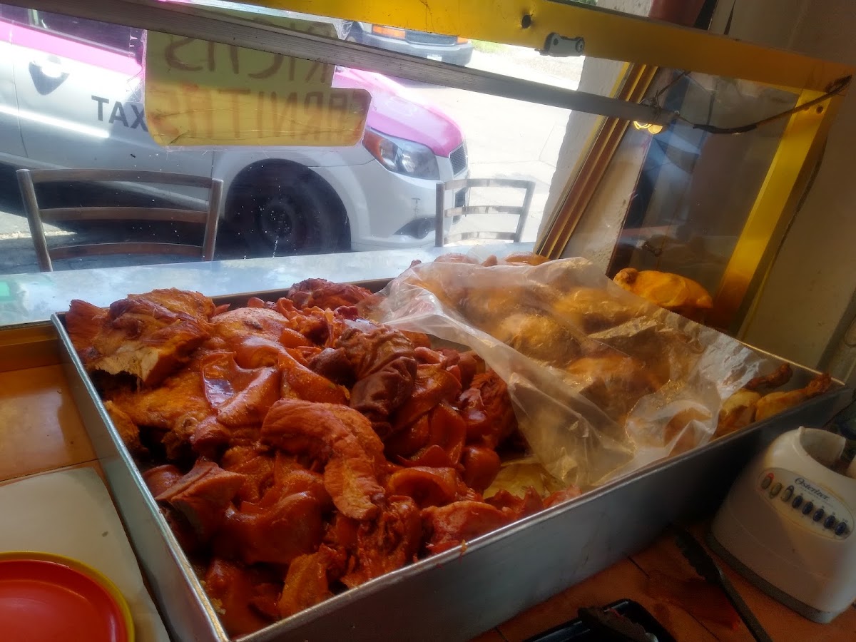 Carnitas Quiroga y Pollos adobados