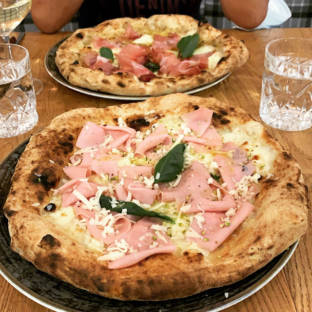 Pizza Con Mozzarella Di Bufala