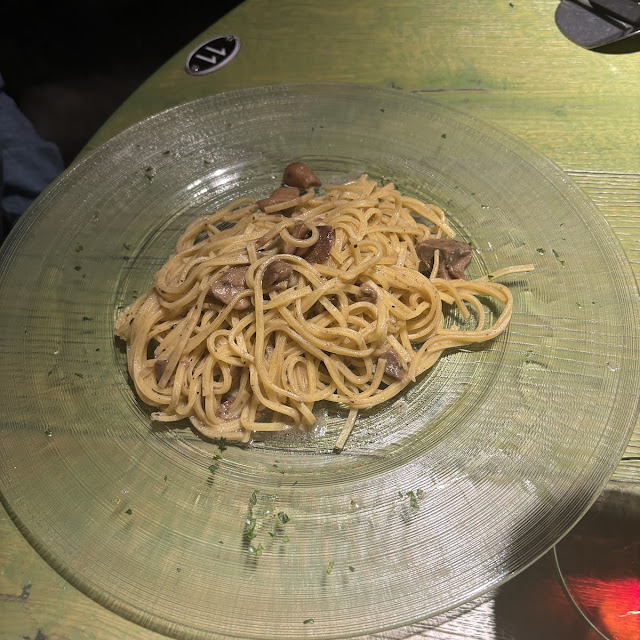 Pasta with Mushrooms and Truffle