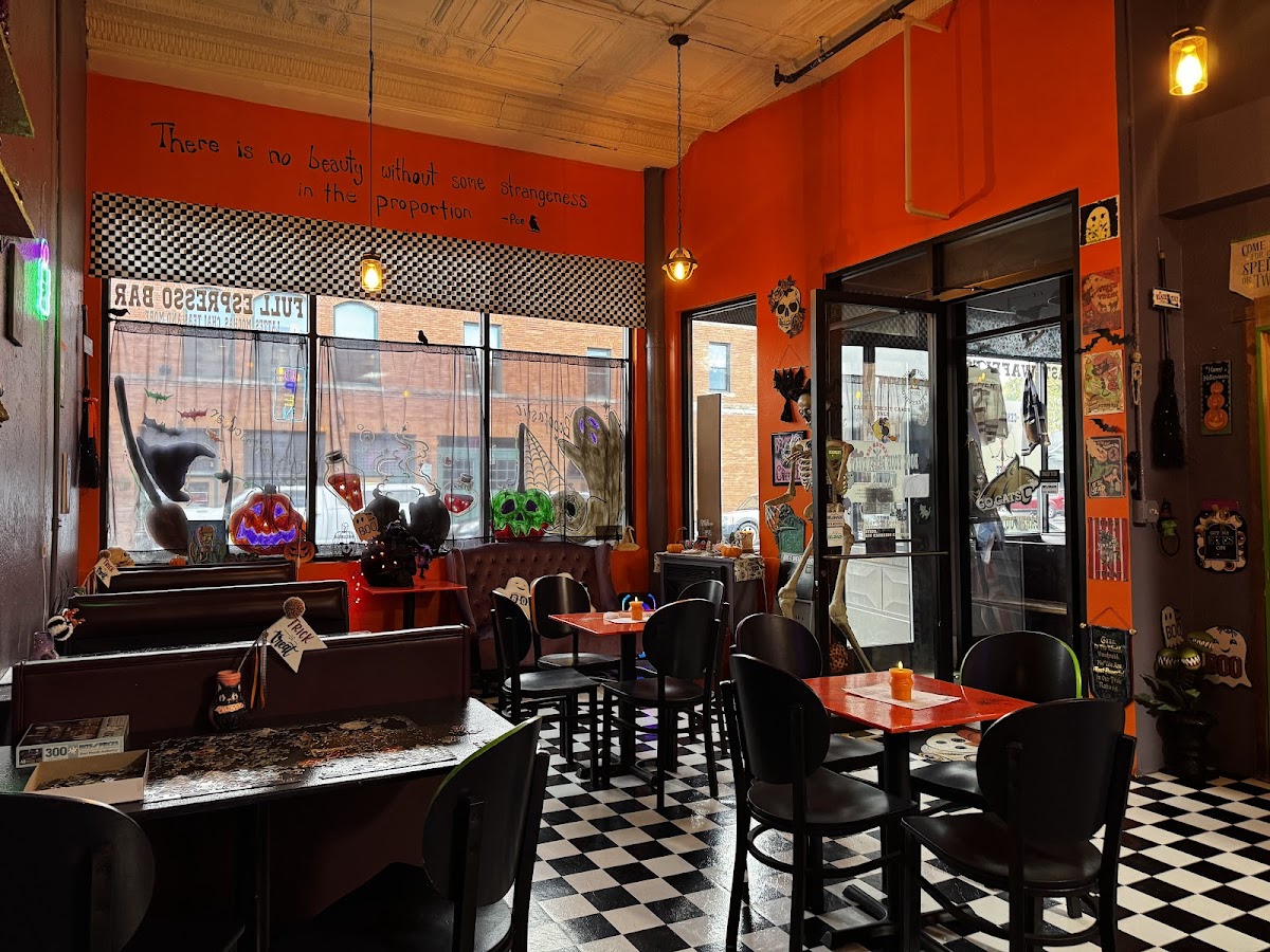 Center Ice Cafe & Bakery