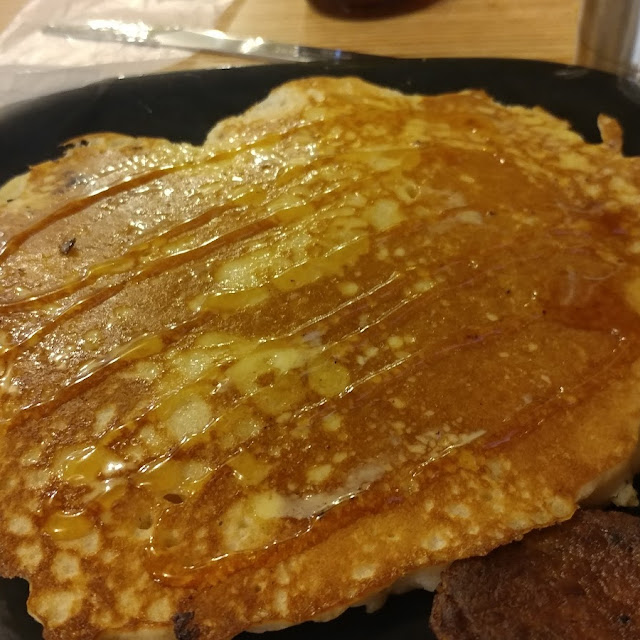 2 Hotcakes w Choice of Meat
