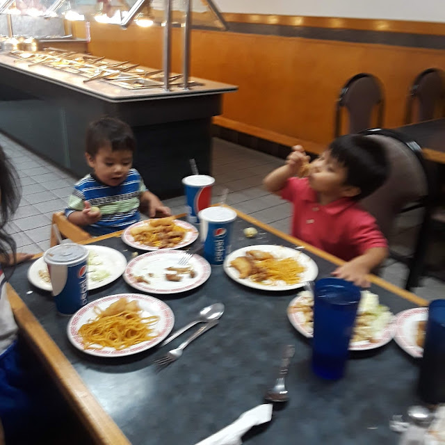 Spagueti Chiken Y Fruta