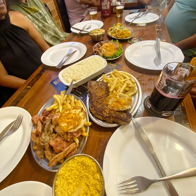 Churrasco Mixto Com Baião de Dóis