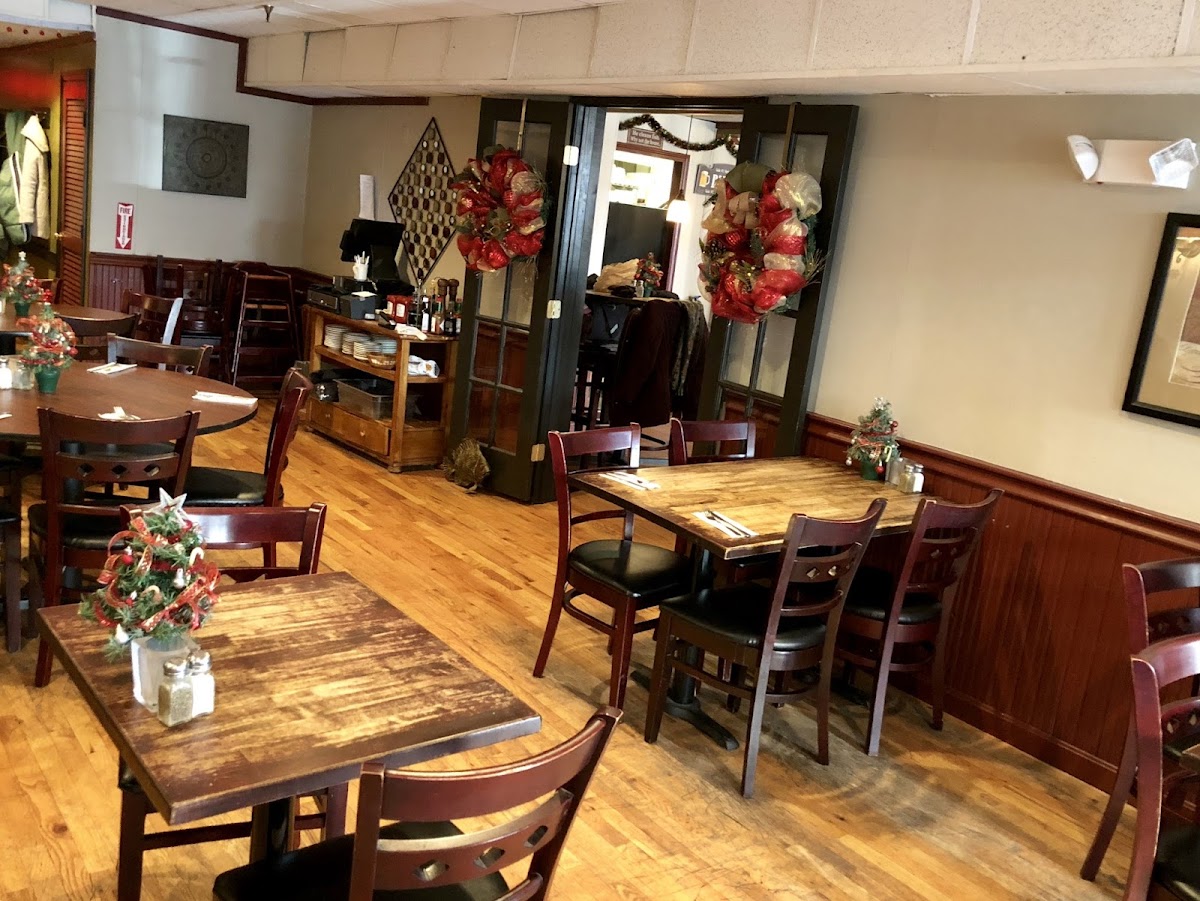 Christopher's Third Street Grille
