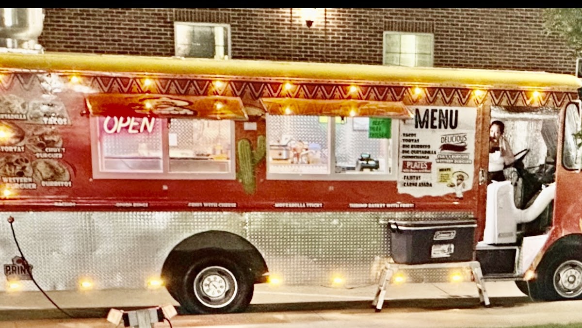 Chuy’s El Profe Food Truck
