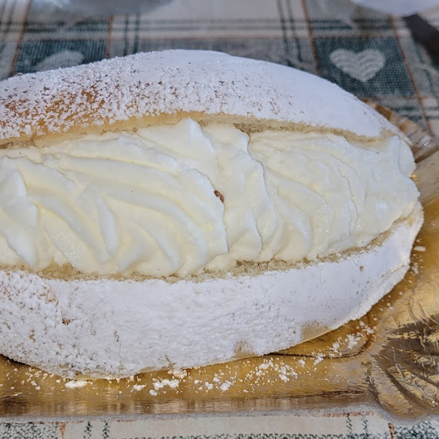 Maritozzo Con Panna