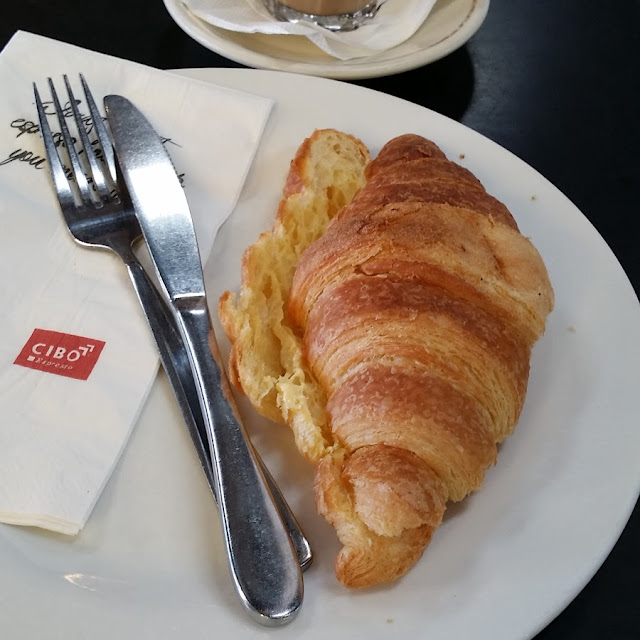 Plain Croissant