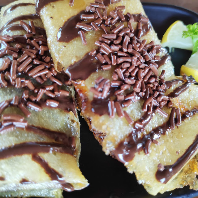 Lumpia Coklat Leleh
