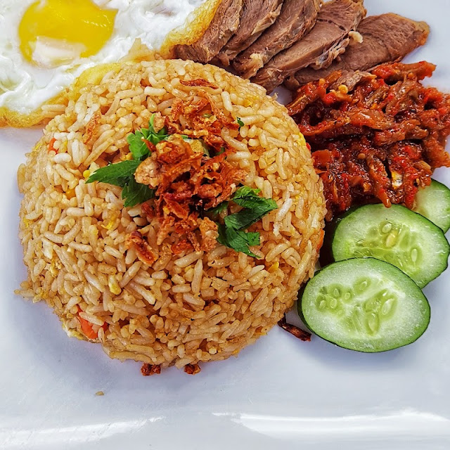 Nasi Goreng Daging Rebus Sambal Bilis Sambal Belacan