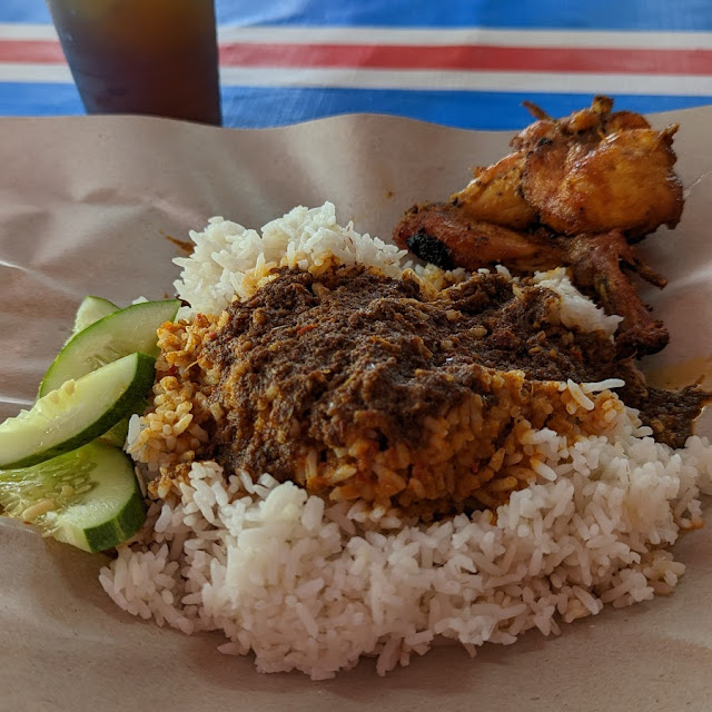 Nasi Kukus Ayam Goreng Berempah