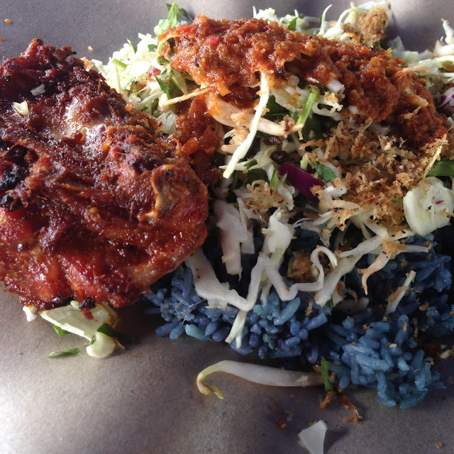 Nasi Kerabu Ayam Goreng