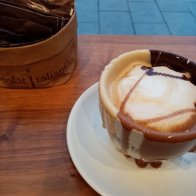 Cappuccino Cioccolato Al Latte Fondente Bianco
