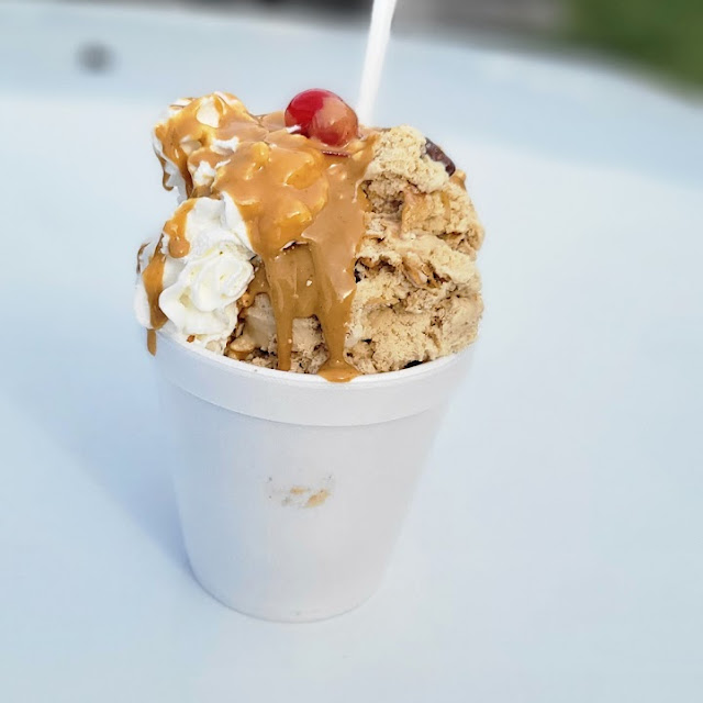PB Sundae with Perry's Gold Bar Ice Cream