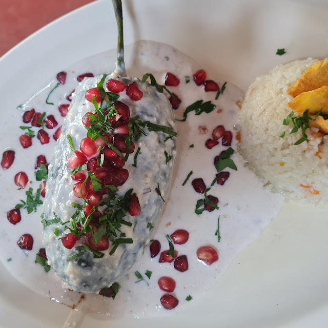 Chile En Nogada Con Arroz Blanco