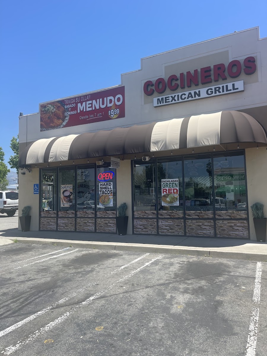 Cocineros Mexican Grill