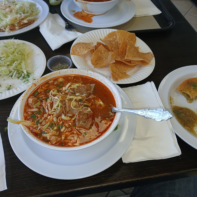 Pozole Con Pata Y Taquitos Dorados De Papa Y Pollo