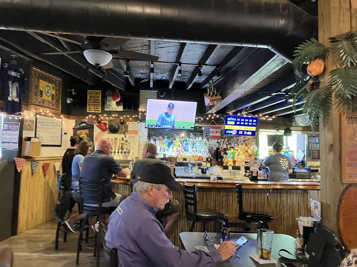 Cocktailz Bar & Grill