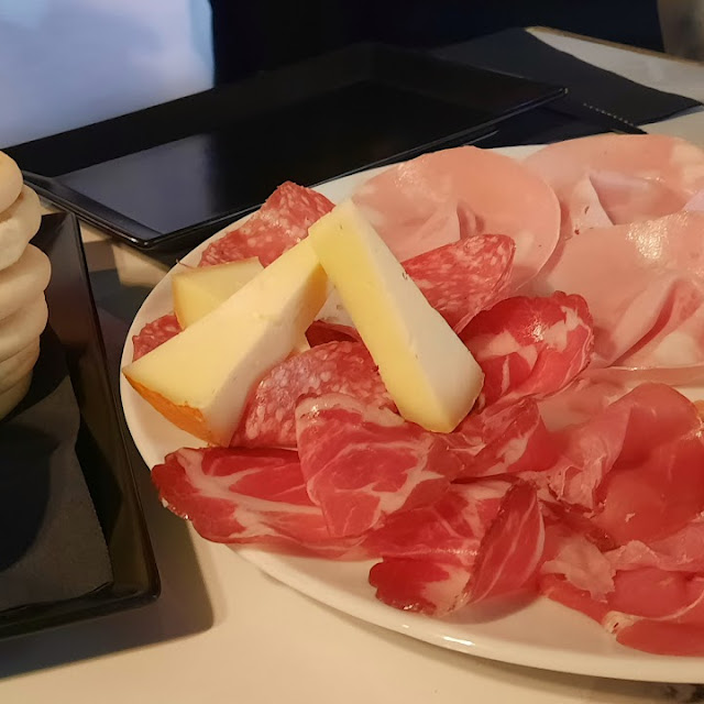 Antipasto Misto Salumi E Formaggi