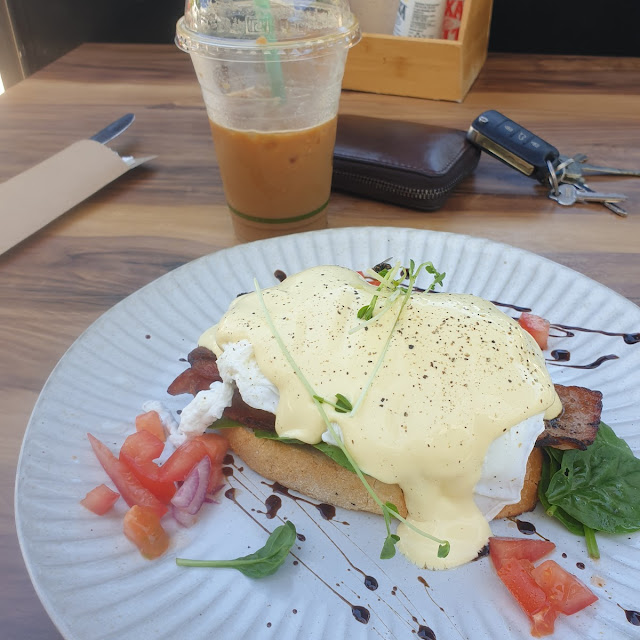 Eggs Benedict