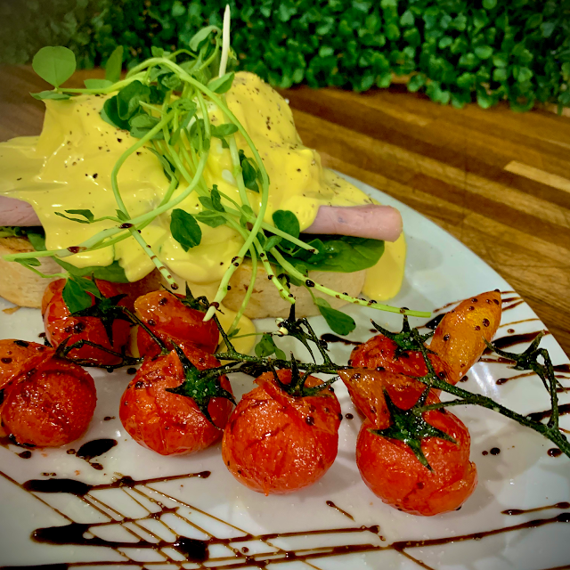 Eggs Benny