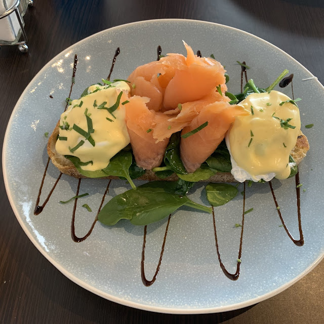 Smoked Salmon Eggs Benedict