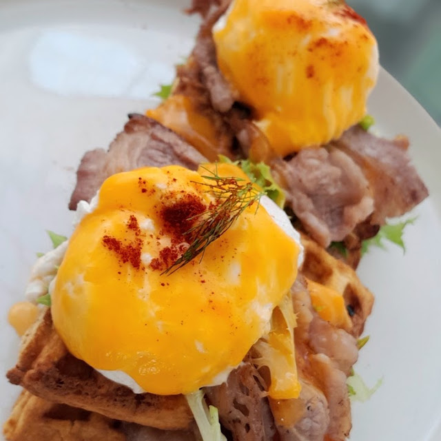 Egg Wafflewich Benedict