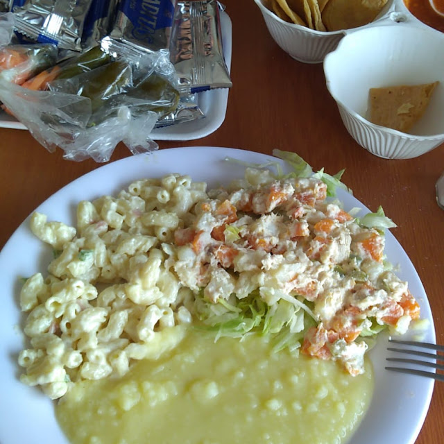 Ensalada de Pollo Y Sopa de Coditos