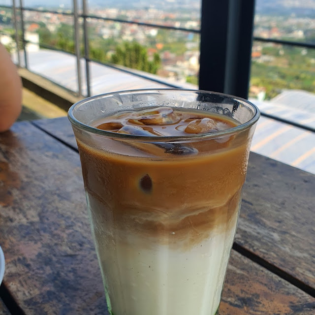 Es Kopi Susu Concrete