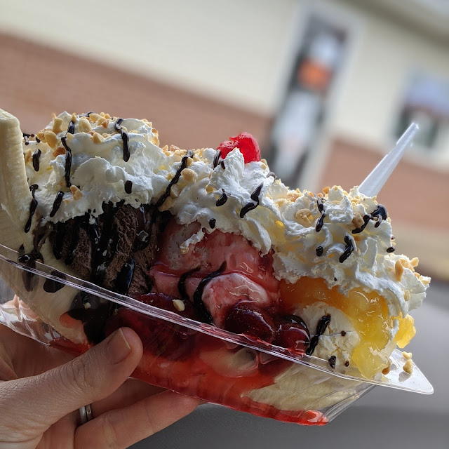 Colossal Banana Split