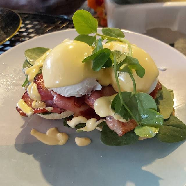 Eggs Benedict