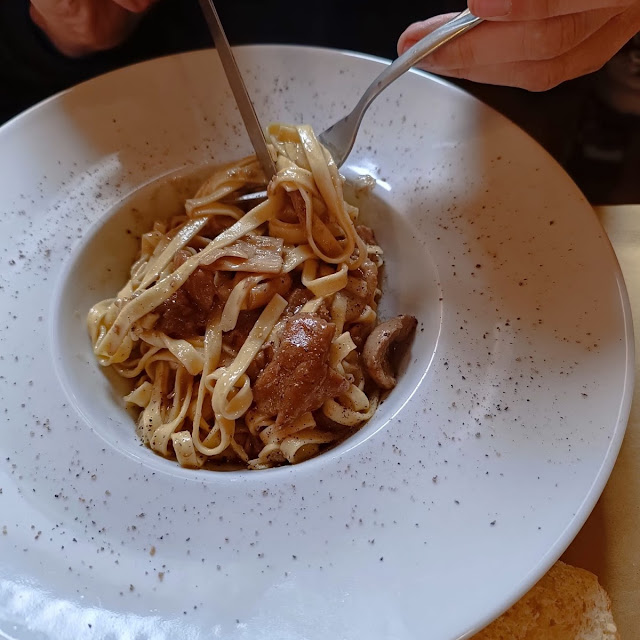 Tagliatelle Capriolo E Funghi