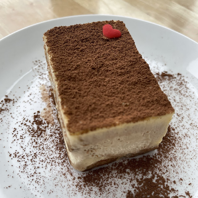 Tiramisu Cake