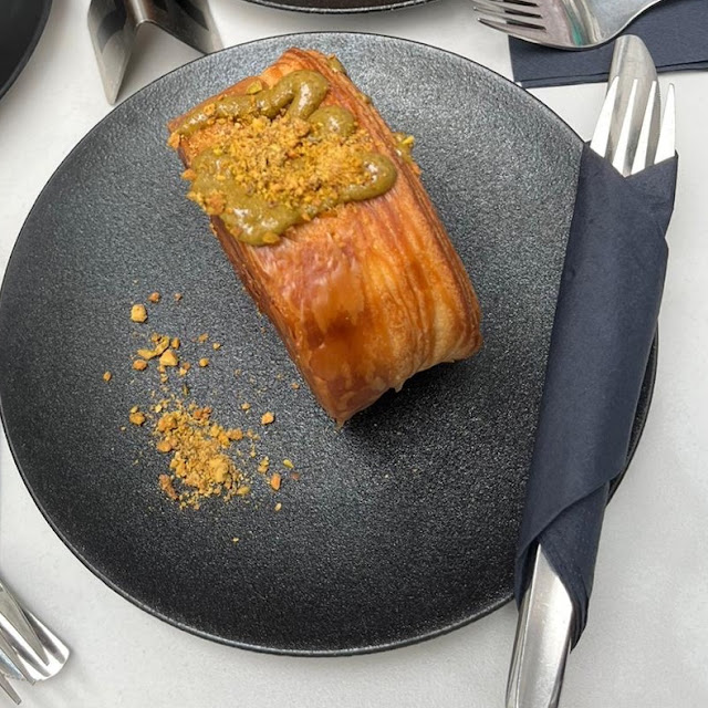 Pistachio Croissant