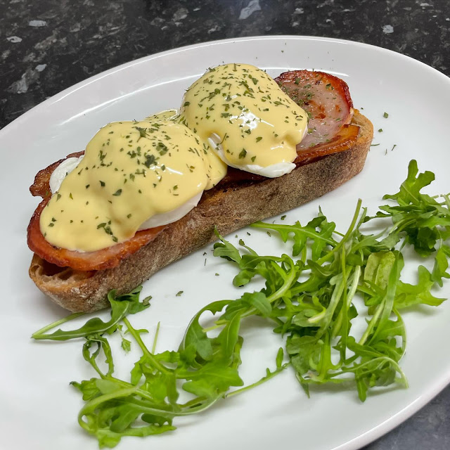Eggs Benedict