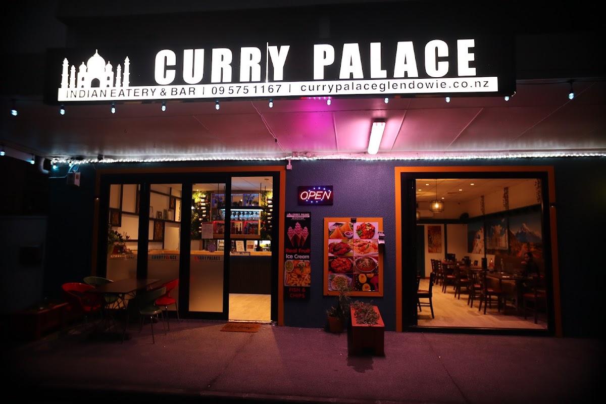 Curry Palace Indian Eatery & Bar