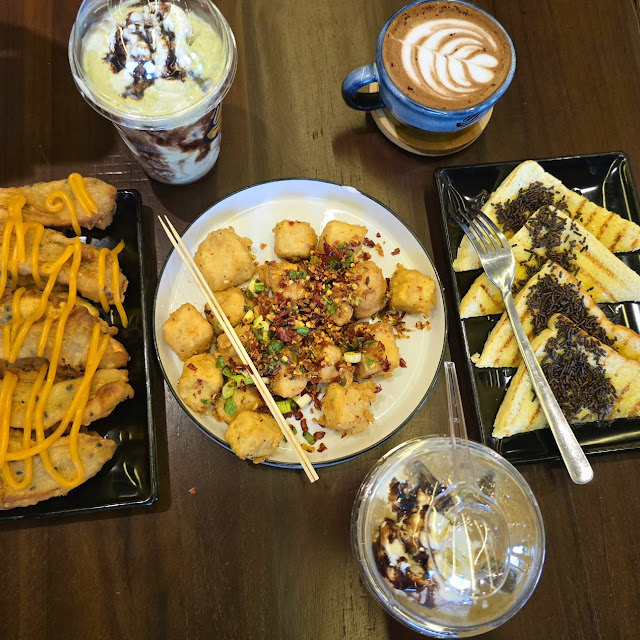 Tahu Cabe Garam Crispy Banana Kaya Roti Bakar